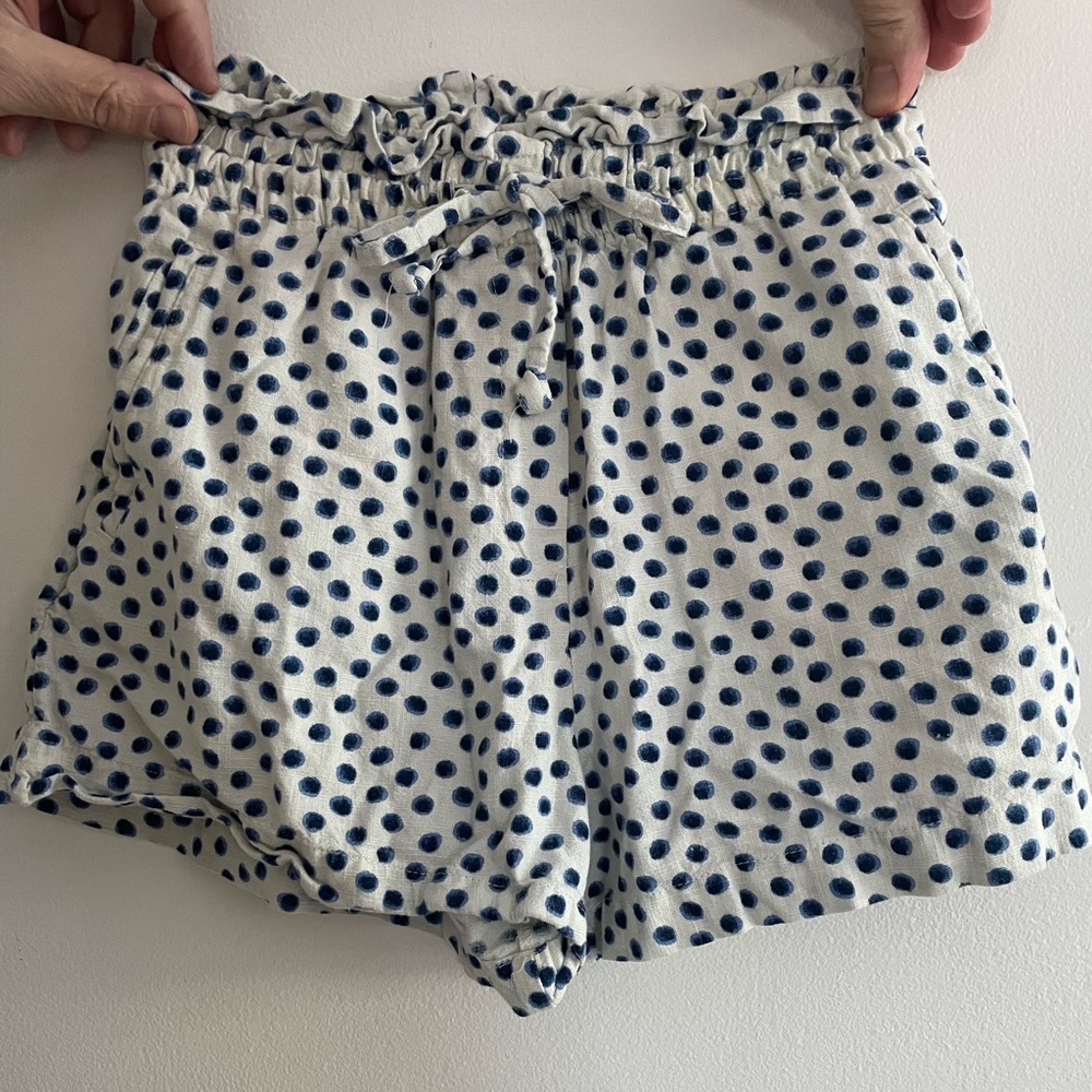 H&M polka doted shorts